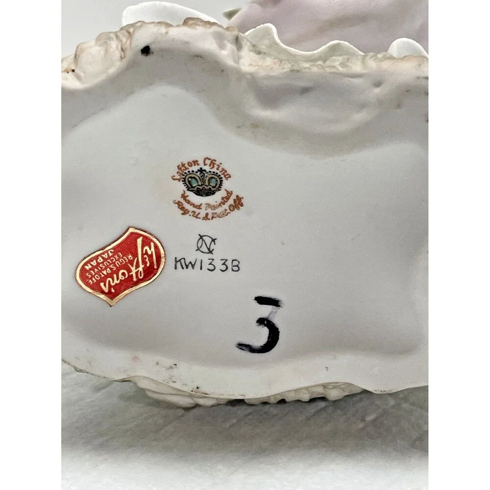 Vintage Lefton China KW133B Hand Painted Girl with Flowers Figurine Japan, EXCL - Picture 7 of 8